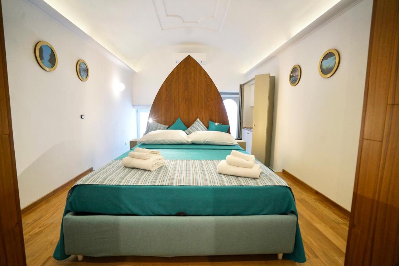 Grotta Verde Luxury Suite By Caprirooms Екстериор снимка