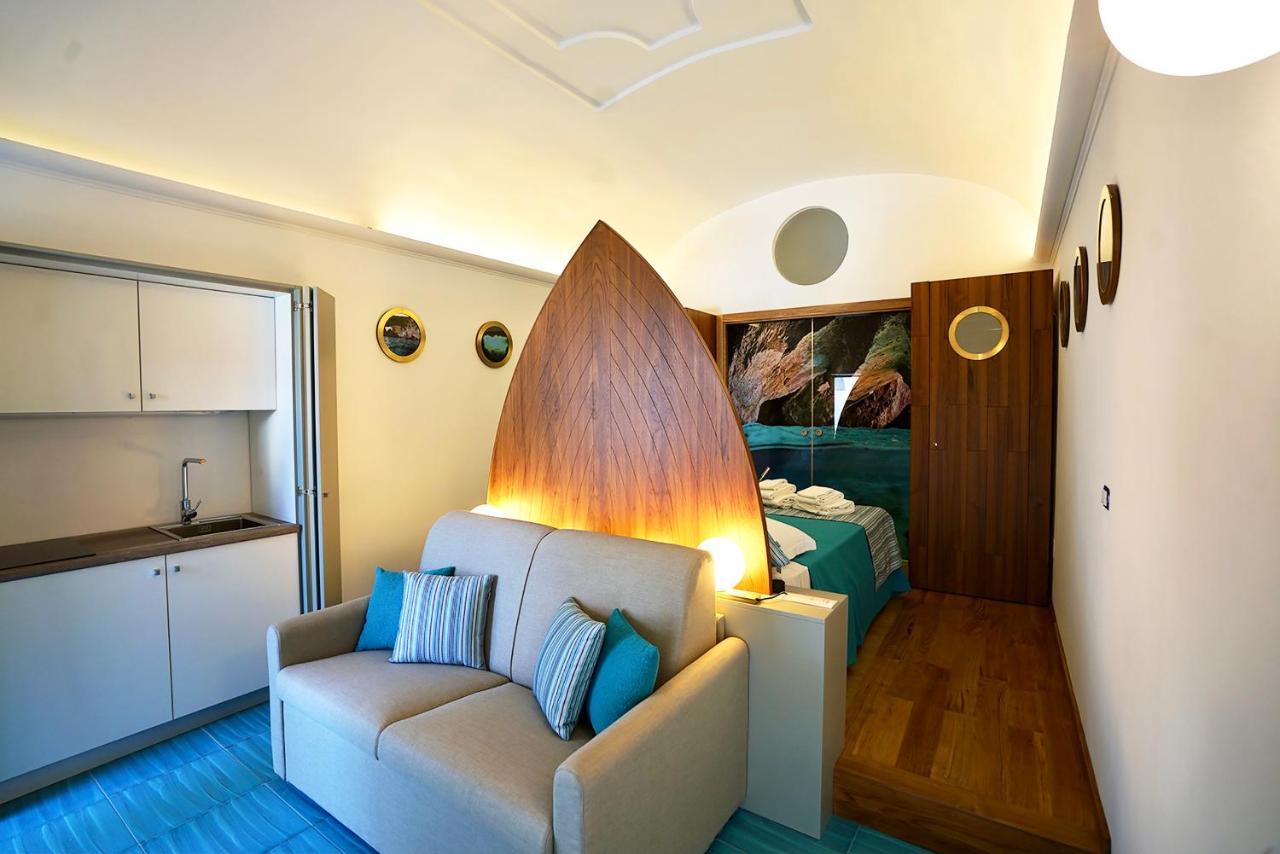 Grotta Verde Luxury Suite By Caprirooms Екстериор снимка