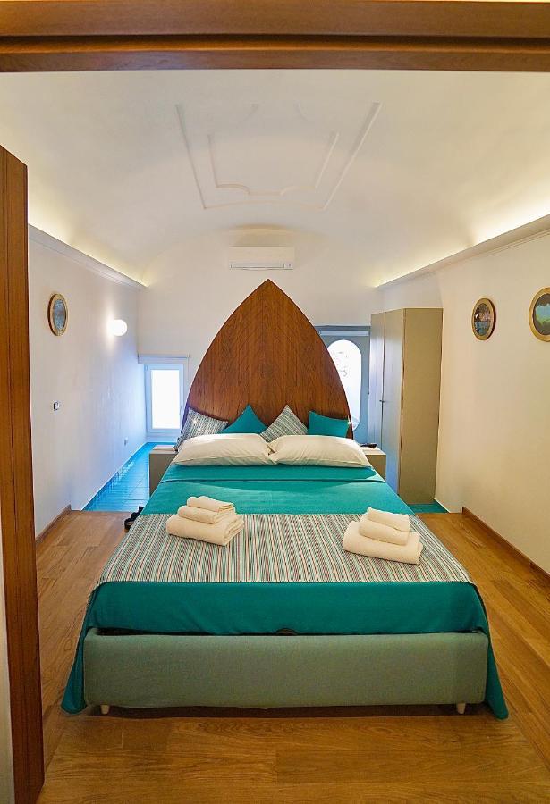 Grotta Verde Luxury Suite By Caprirooms Екстериор снимка