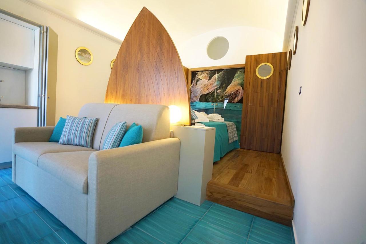 Grotta Verde Luxury Suite By Caprirooms Екстериор снимка